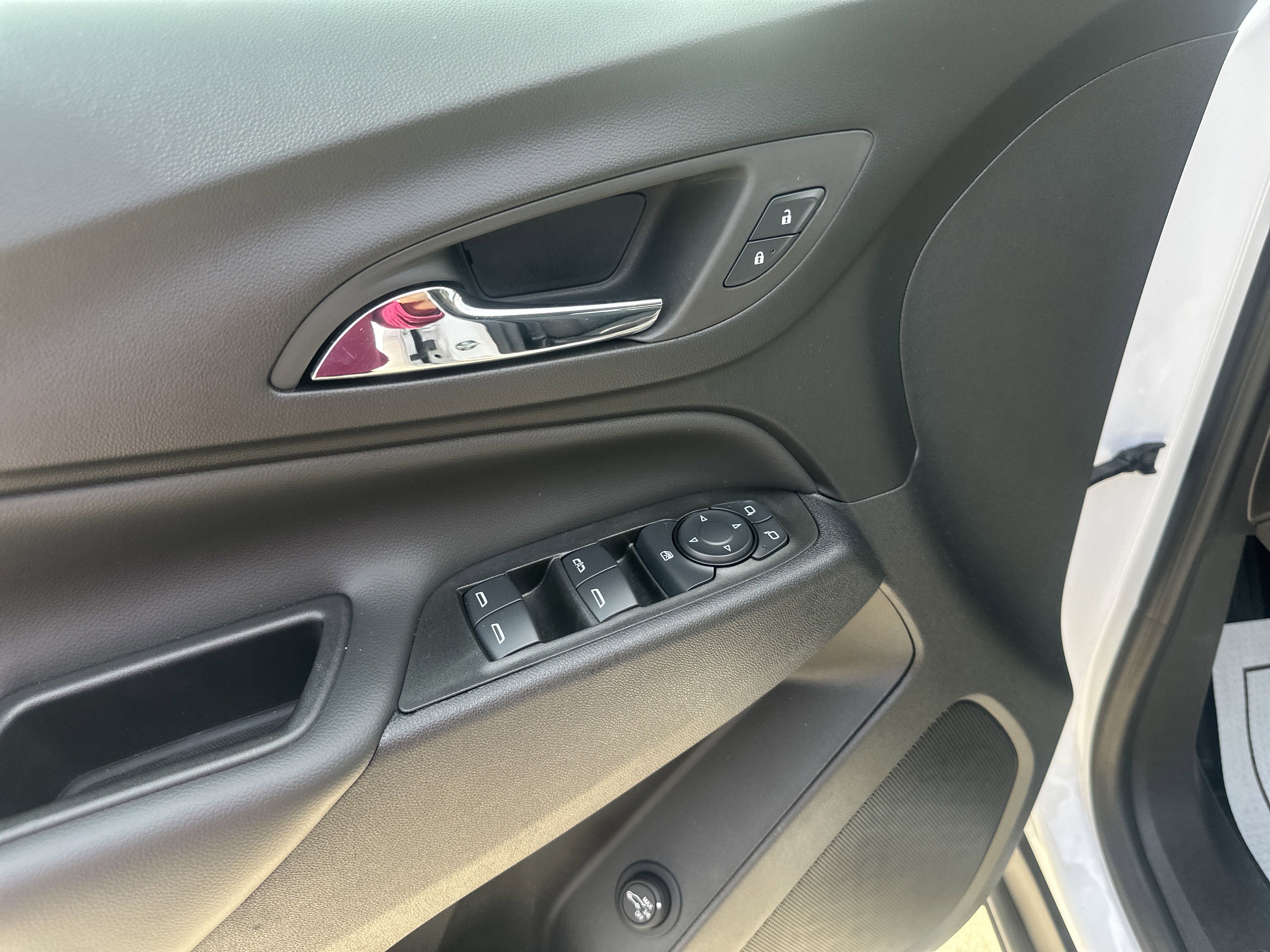 Used 2024 Chevrolet Equinox LT image 7