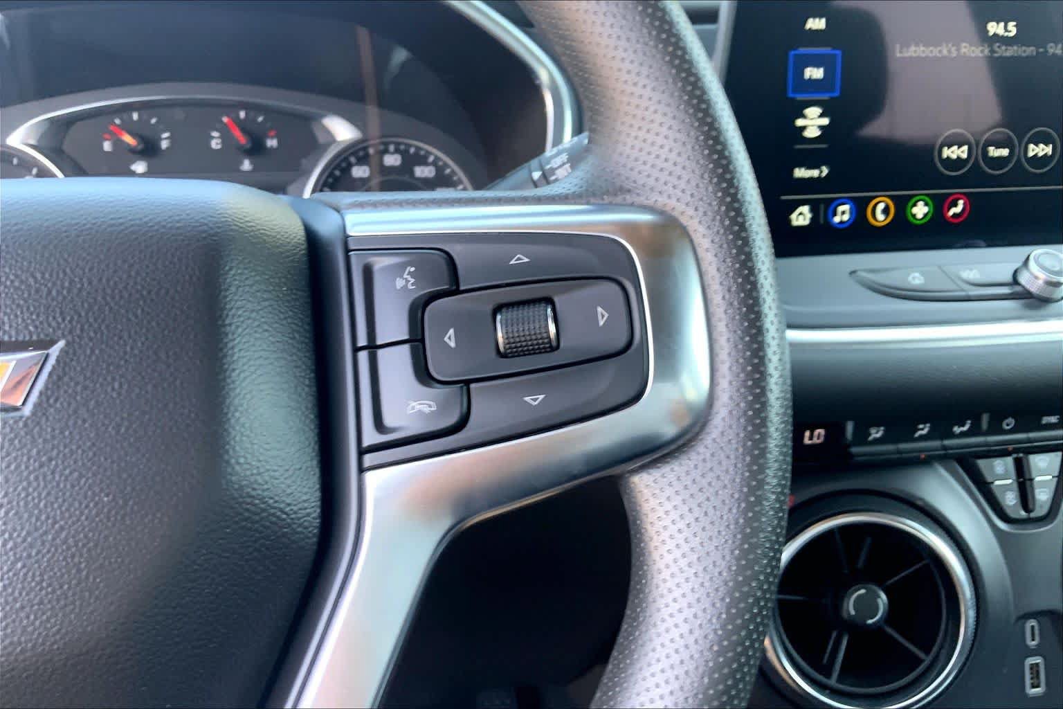 Used 2024 Chevrolet Blazer LT w/ Convenience Package FWD image 25