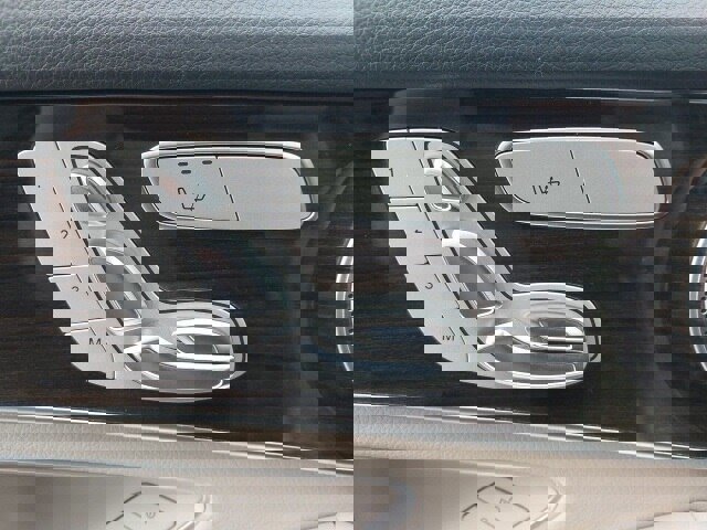 Used 2018 Mercedes-Benz GLC 300 4MATIC image 23