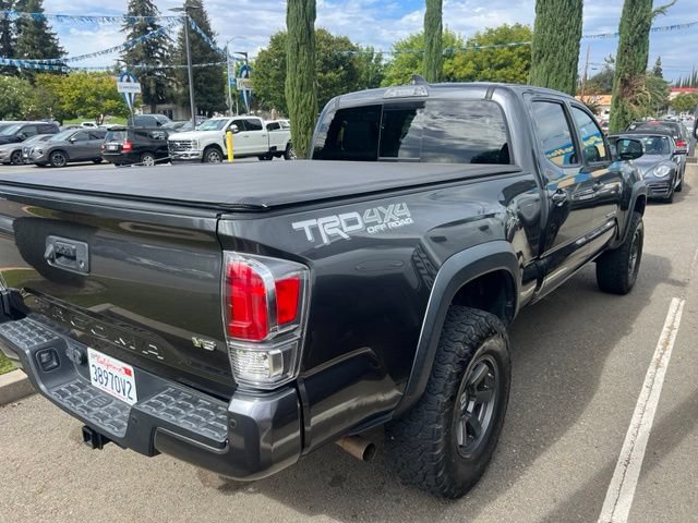 Used 2020 Toyota Tacoma TRD Off-Road w/ TRD Premium Off Road Package AWD/4WD image 9