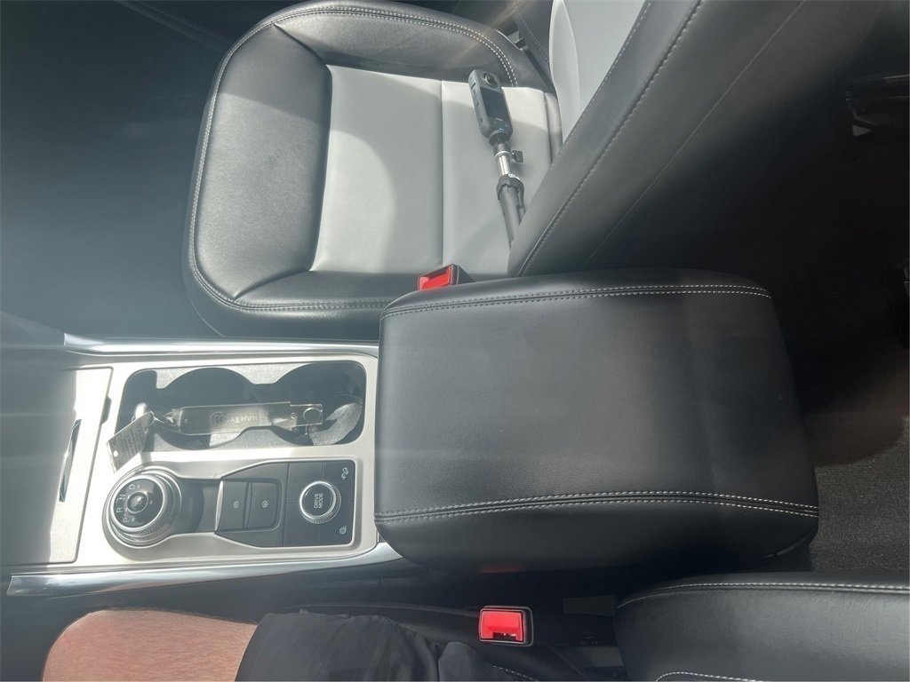 Certified 2022 Ford Explorer XLT w/ Equipment Group 202A image 17
