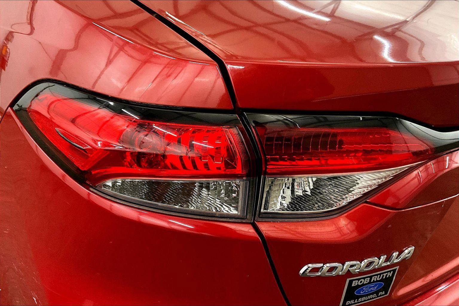 Used 2021 Toyota Corolla LE image 28