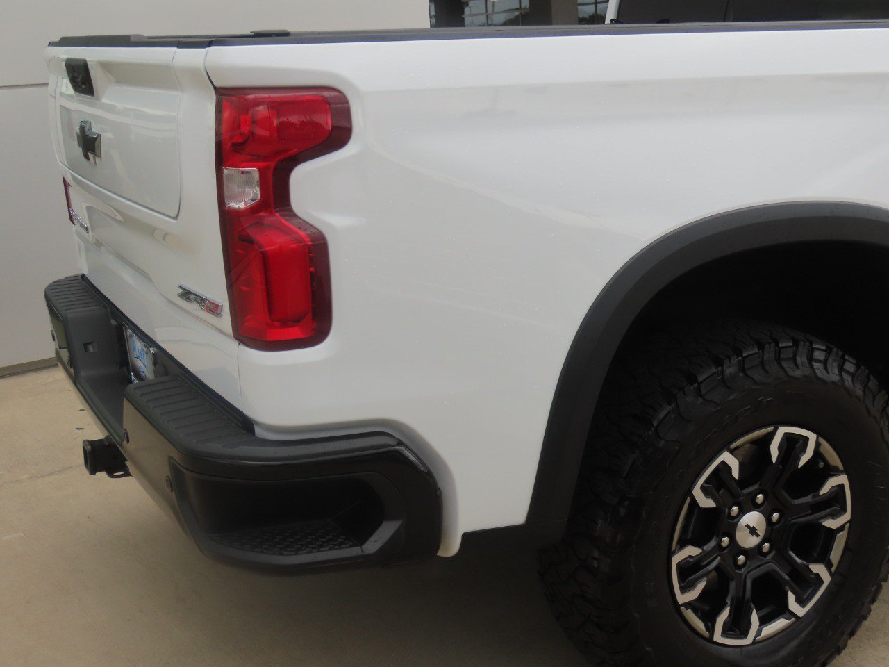 Used 2024 Chevrolet Silverado 1500 ZR2 w/ Technology Package AWD/4WD image 12