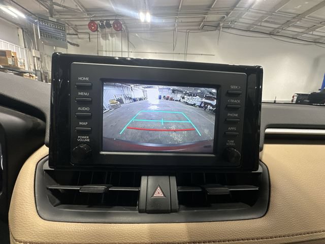 Used 2019 Toyota RAV4 LE w/ Carpet Mat Package FWD image 29