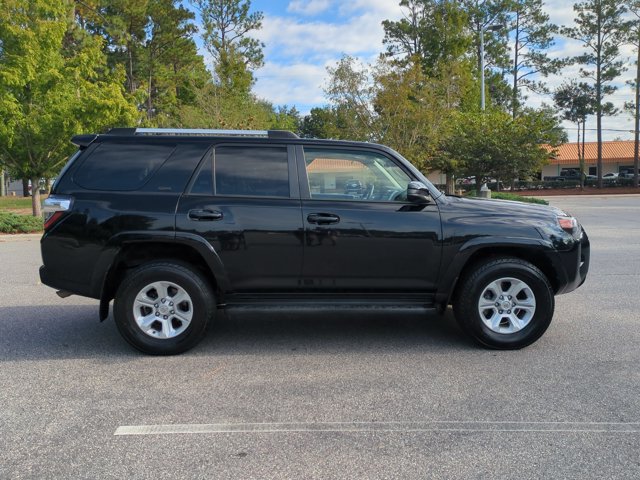Used 2022 Toyota 4Runner SR5 AWD/4WD image 3