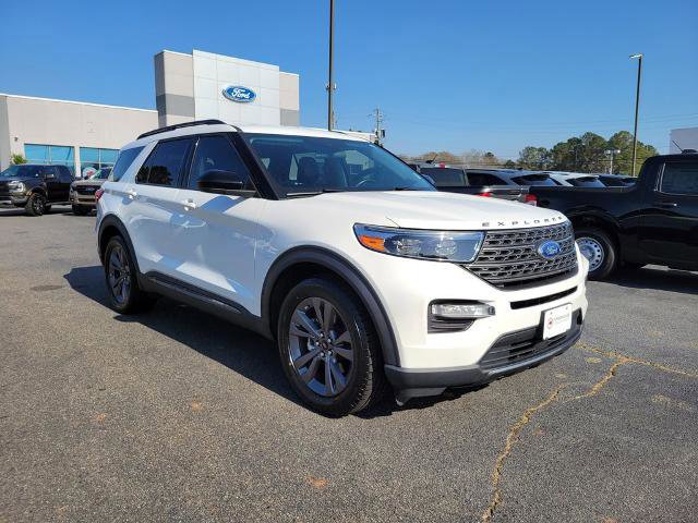 Certified 2022 Ford Explorer XLT w/ Equipment Group 202A image 7