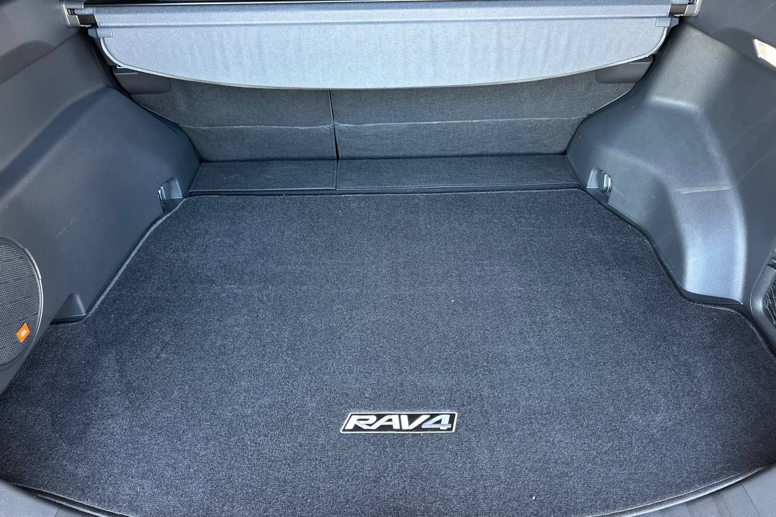 Used 2023 Toyota RAV4 XSE AWD/4WD image 15