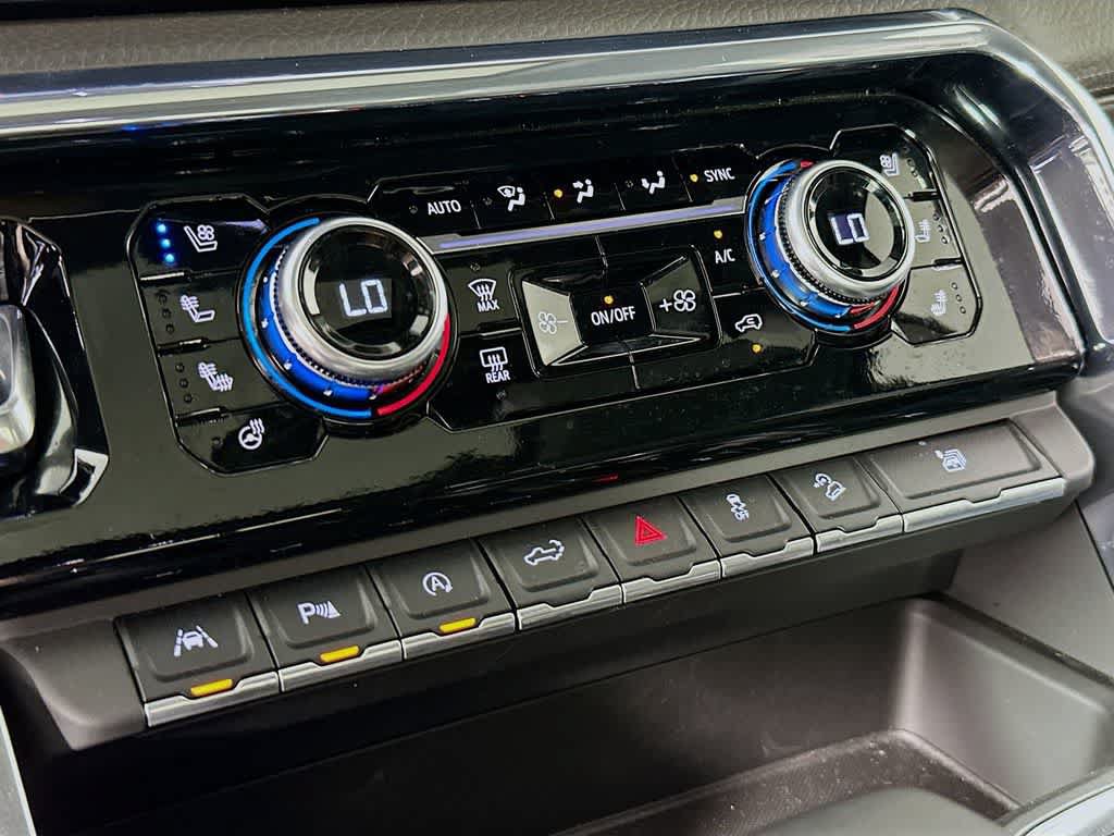 Used 2024 GMC Sierra 1500 Denali AWD/4WD image 18