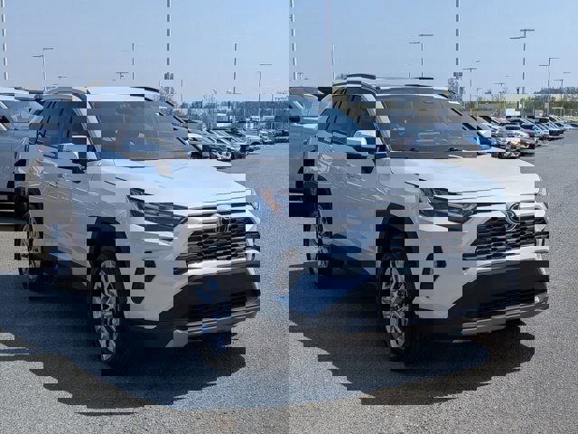 Used 2025 Toyota RAV4 Limited w/ Weather Package image 8