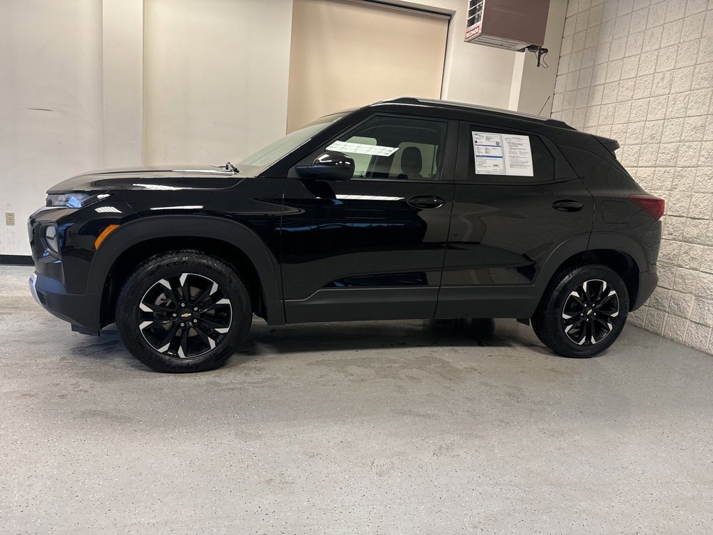 Used 2023 Chevrolet TrailBlazer LT w/ Convenience Package image 11