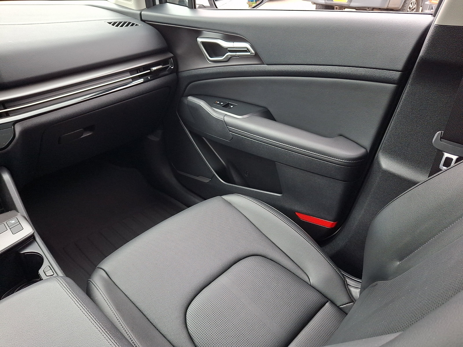 Used 2026 Kia Sportage EX w/ EX Panorama Roof Package FWD image 15