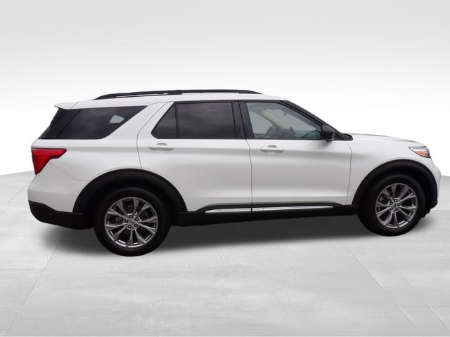 Certified 2022 Ford Explorer XLT w/ Equipment Group 202A RWD image 10