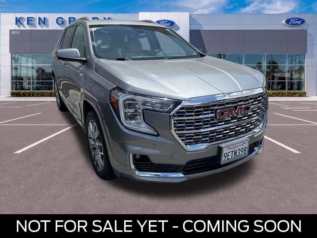 Used 2023 GMC Terrain Denali w/ Denali Premium Package AWD/4WD image 1
