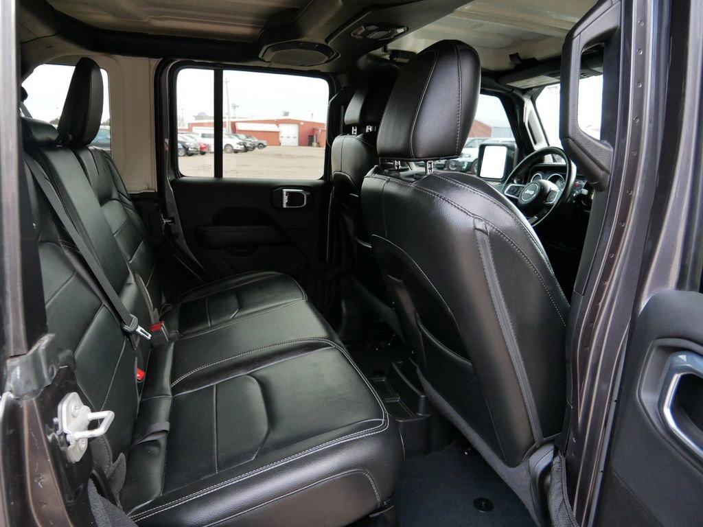 Used 2022 Jeep Wrangler Unlimited Sahara w/ Cold Weather Group image 9