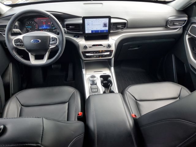 Certified 2024 Ford Explorer XLT w/ Equipment Group 202A AWD/4WD image 32