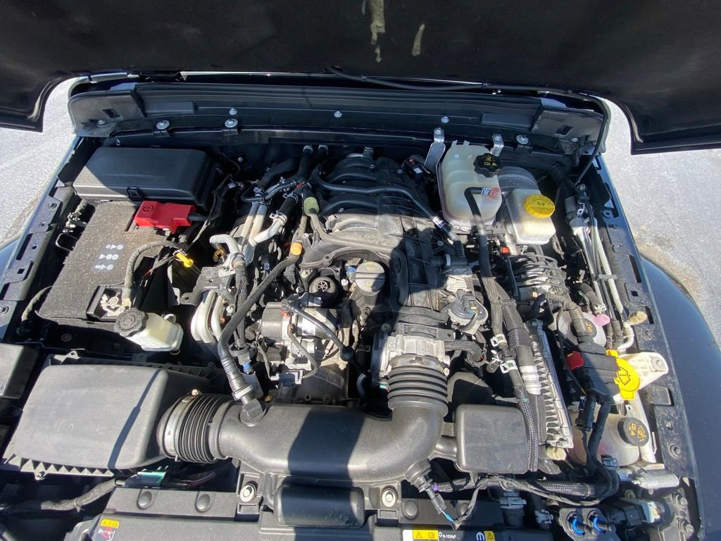 Used 2023 Jeep Wrangler Sahara AWD/4WD image 32