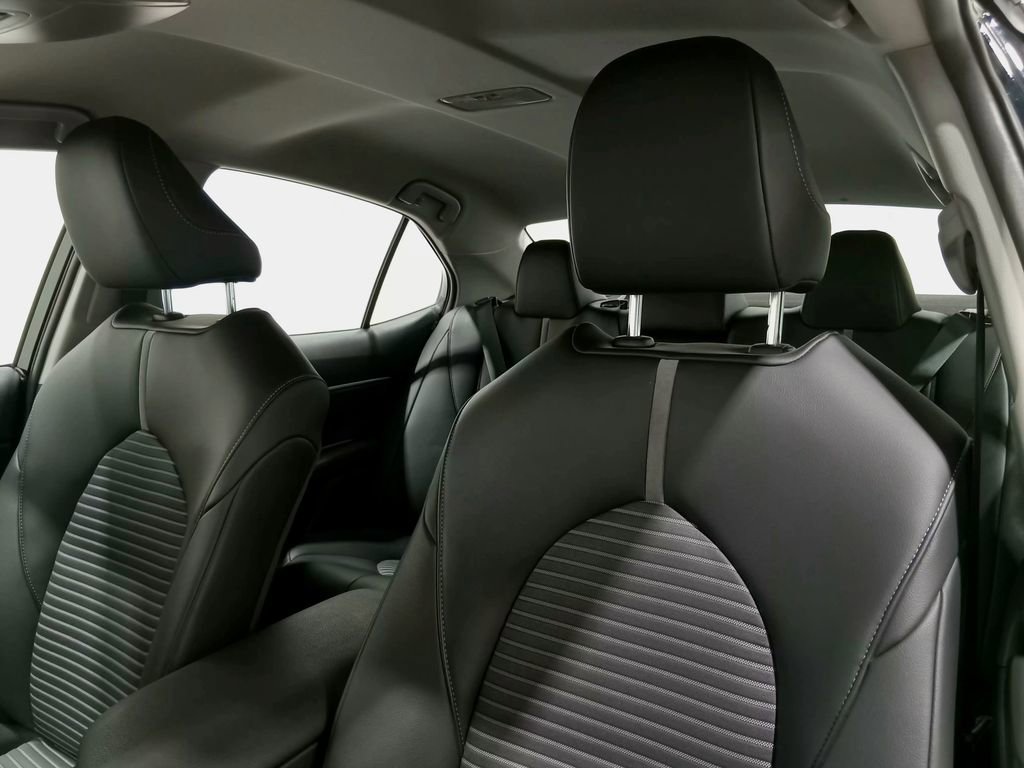 Used 2022 Toyota Camry SE w/ Cold Weather Package FWD image 15