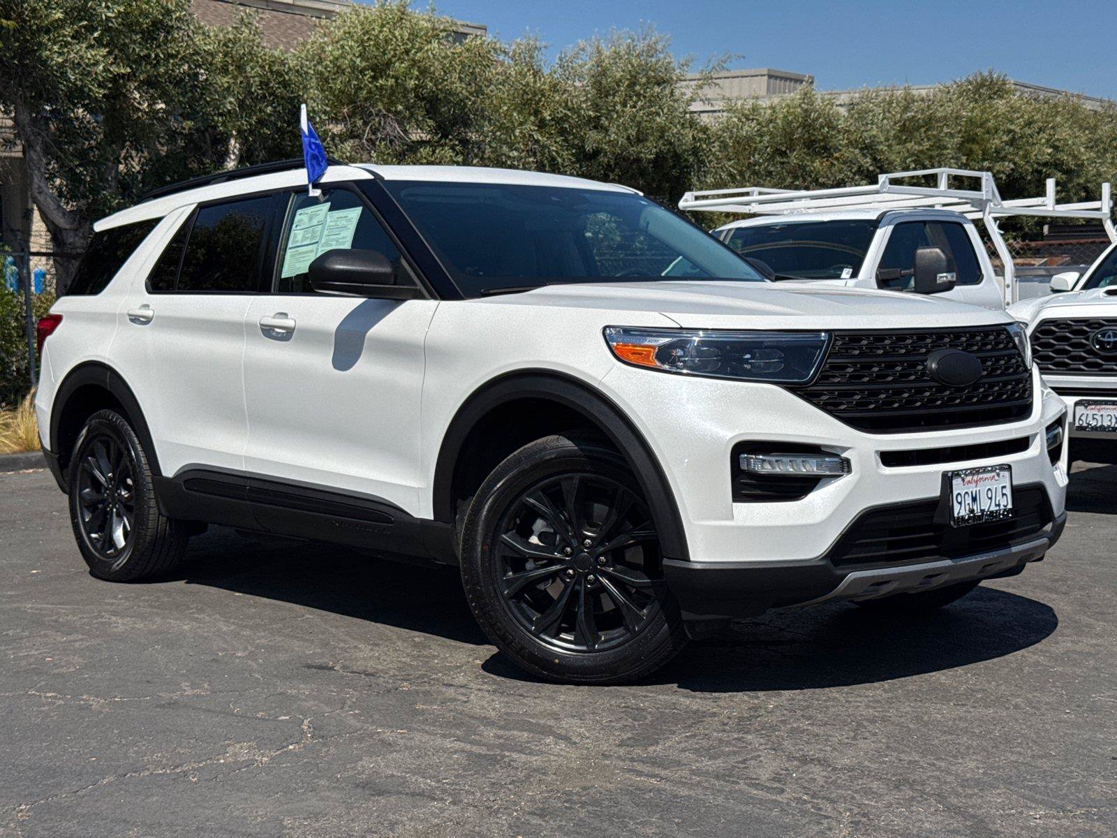 Certified 2023 Ford Explorer XLT w/ Equipment Group 202A AWD/4WD image 2