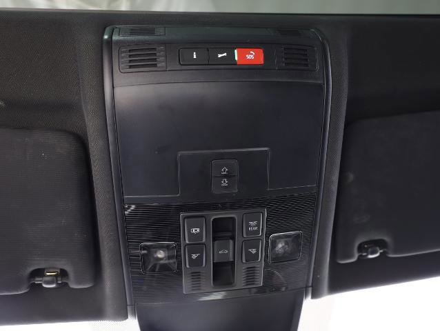 Used 2022 Volkswagen Tiguan SE R-Line image 16