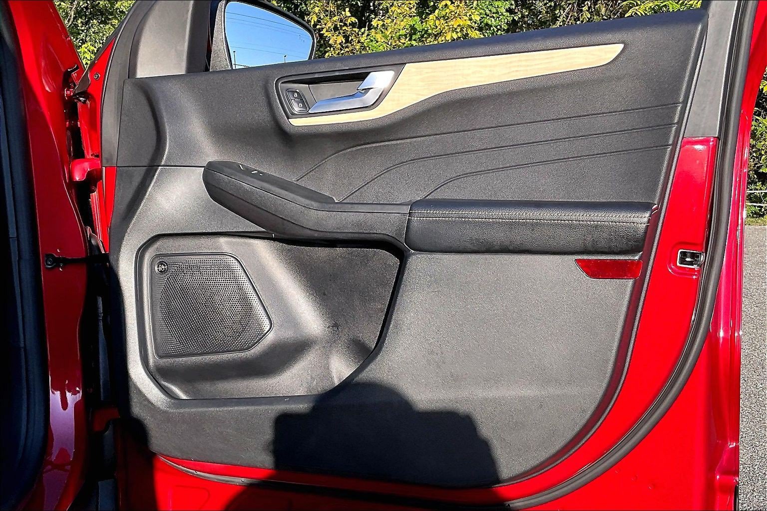 Certified 2022 Ford Escape Titanium w/ Titanium Elite Package AWD/4WD image 23