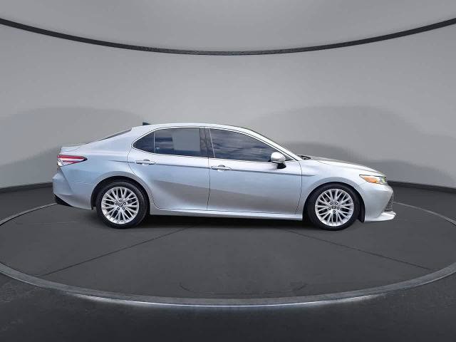 Used 2018 Toyota Camry XLE FWD image 9