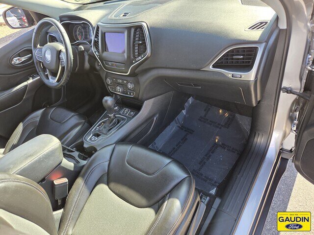 Used 2019 Jeep Cherokee Latitude Plus w/ Comfort/Convenience Group AWD/4WD image 17