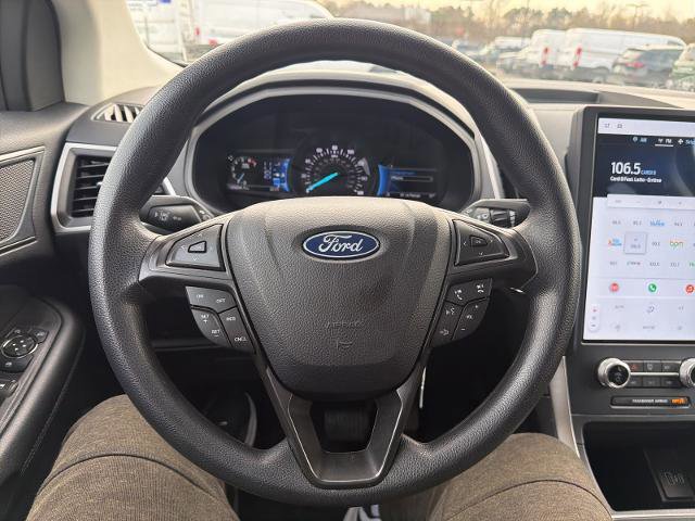 Certified 2022 Ford Edge SE w/ Black Appearance Package image 17