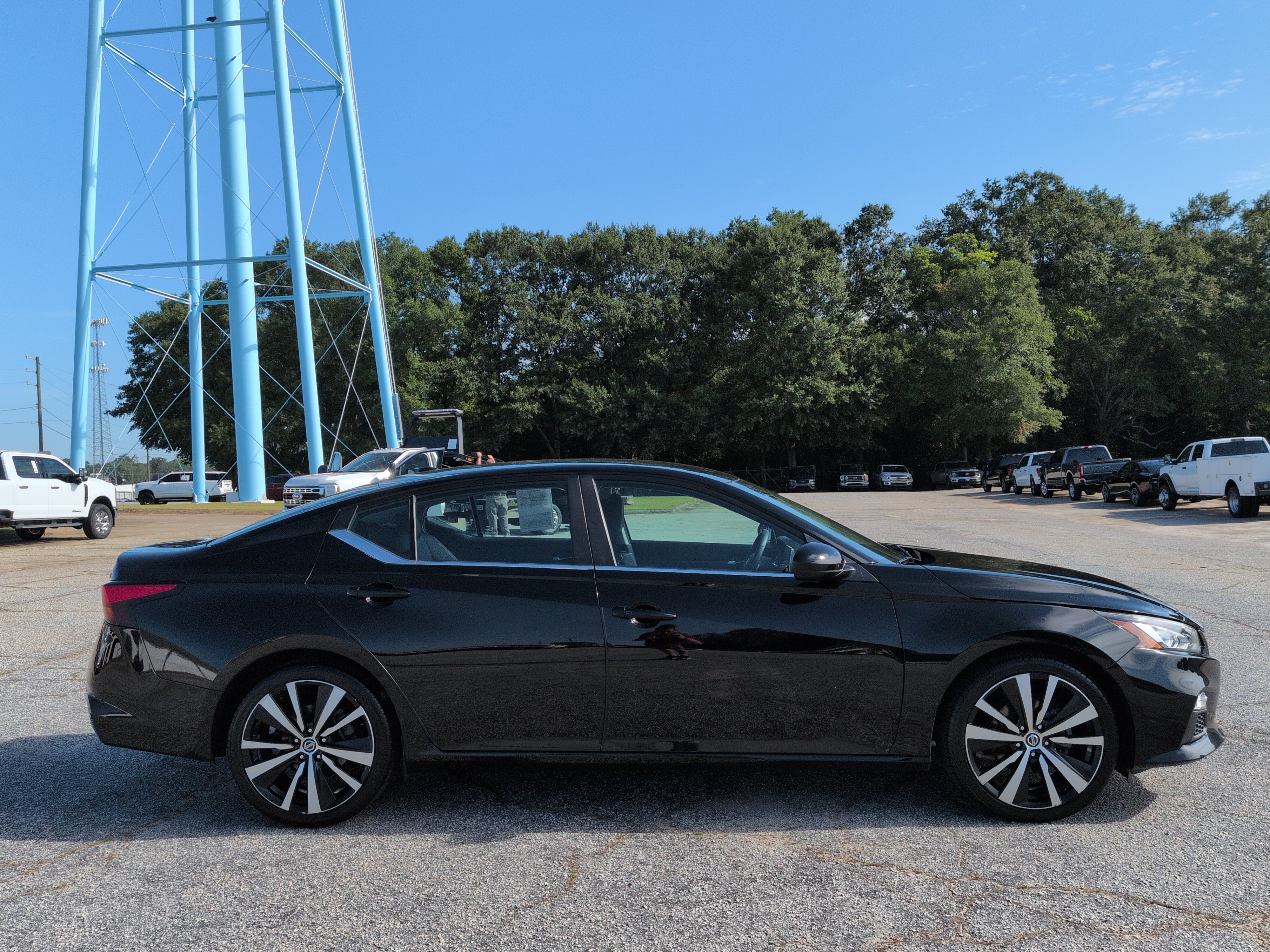 Used 2020 Nissan Altima 2.5 SR FWD image 2