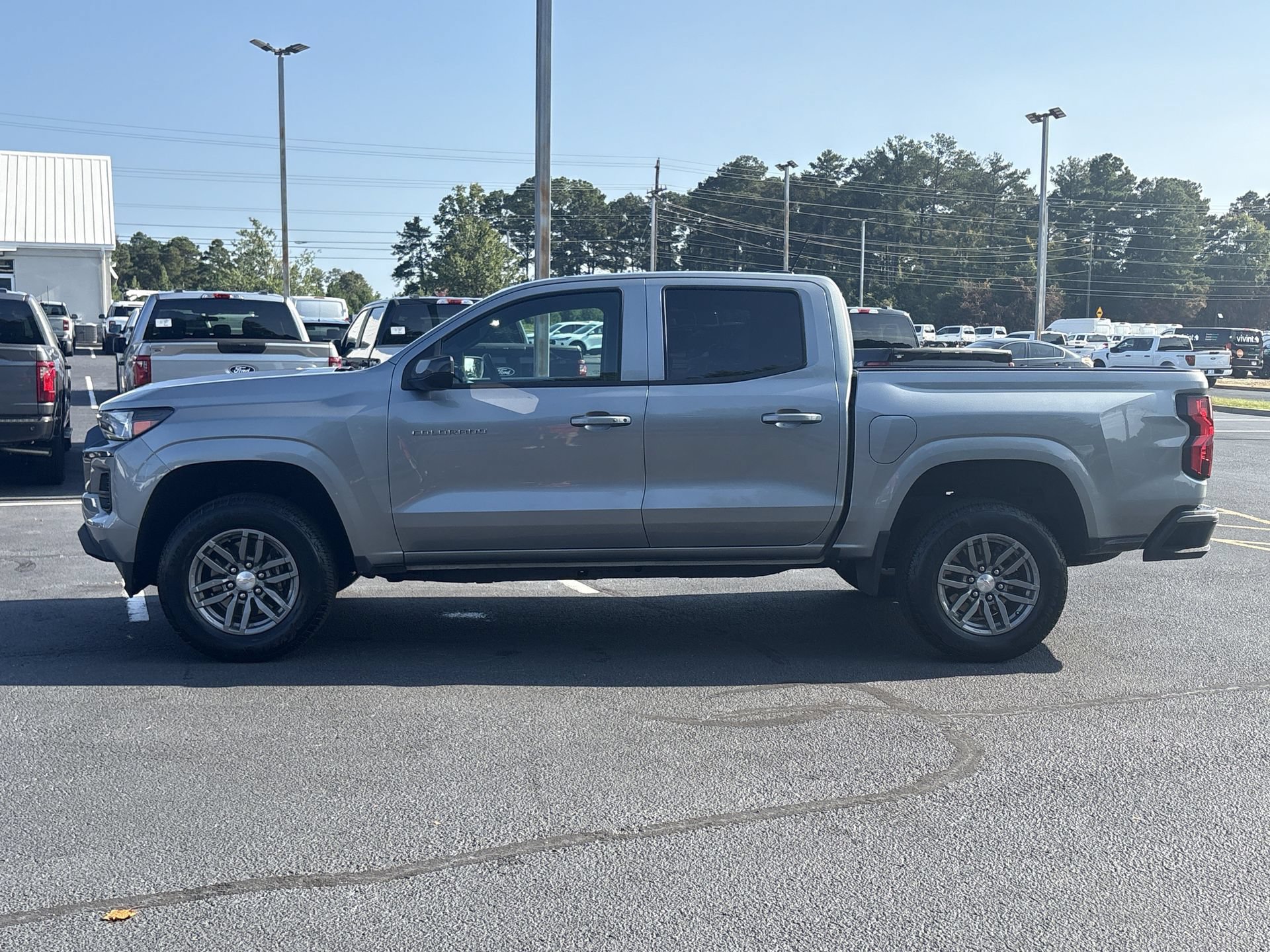 Used 2025 Chevrolet Colorado LT RWD image 18