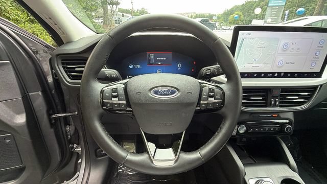 Certified 2024 Ford Escape Platinum AWD/4WD image 24