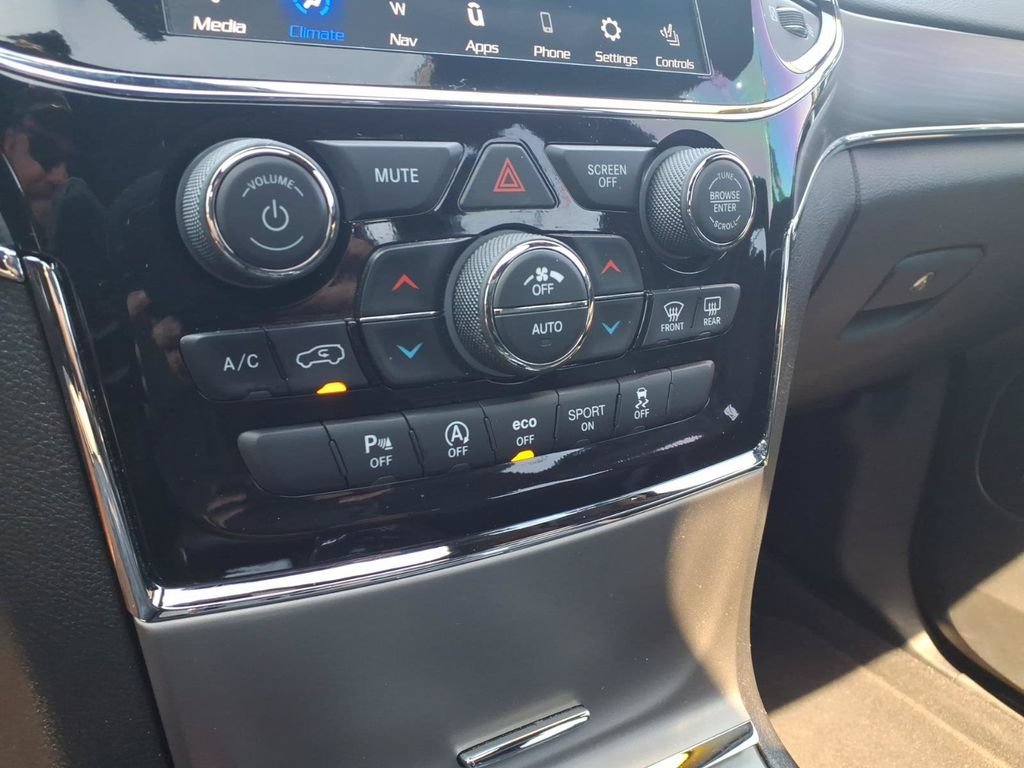 Used 2021 Jeep Grand Cherokee Limited AWD/4WD image 20
