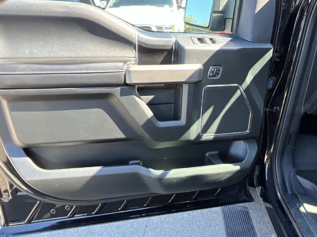 Certified 2019 Ford F150 Platinum w/ Technology Package AWD/4WD image 30