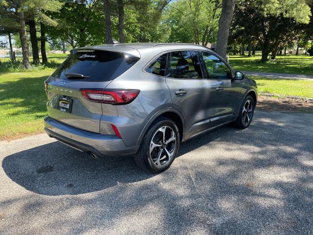 Certified 2025 Ford Escape ST-Line Elite AWD/4WD image 12