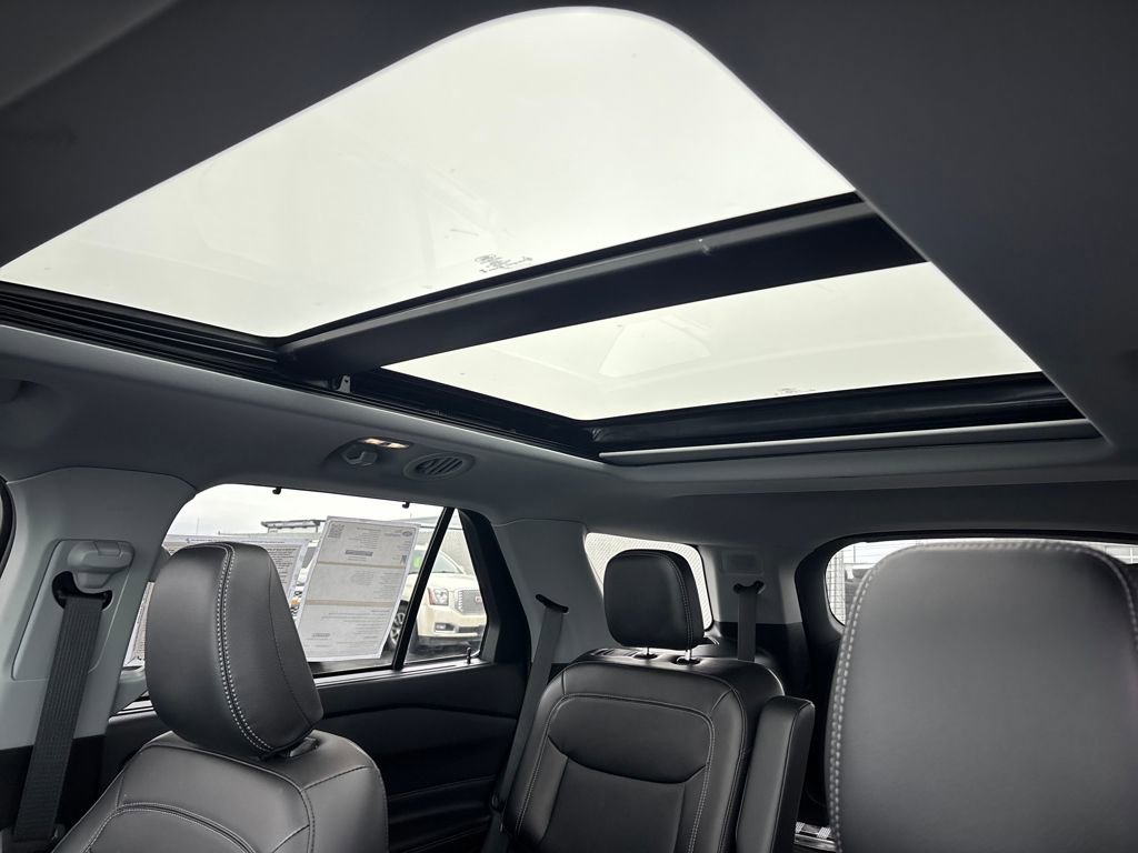 Certified 2023 Ford Explorer Limited w/ Equipment Group 301A image 27