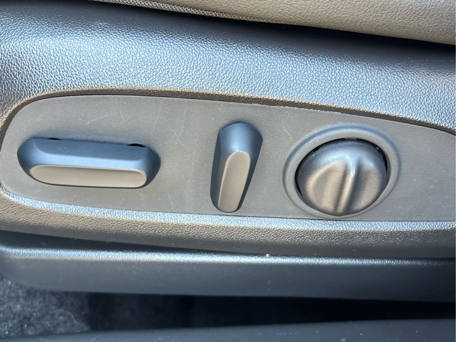 Used 2023 Buick Encore GX Select w/ Sport Touring Package image 12