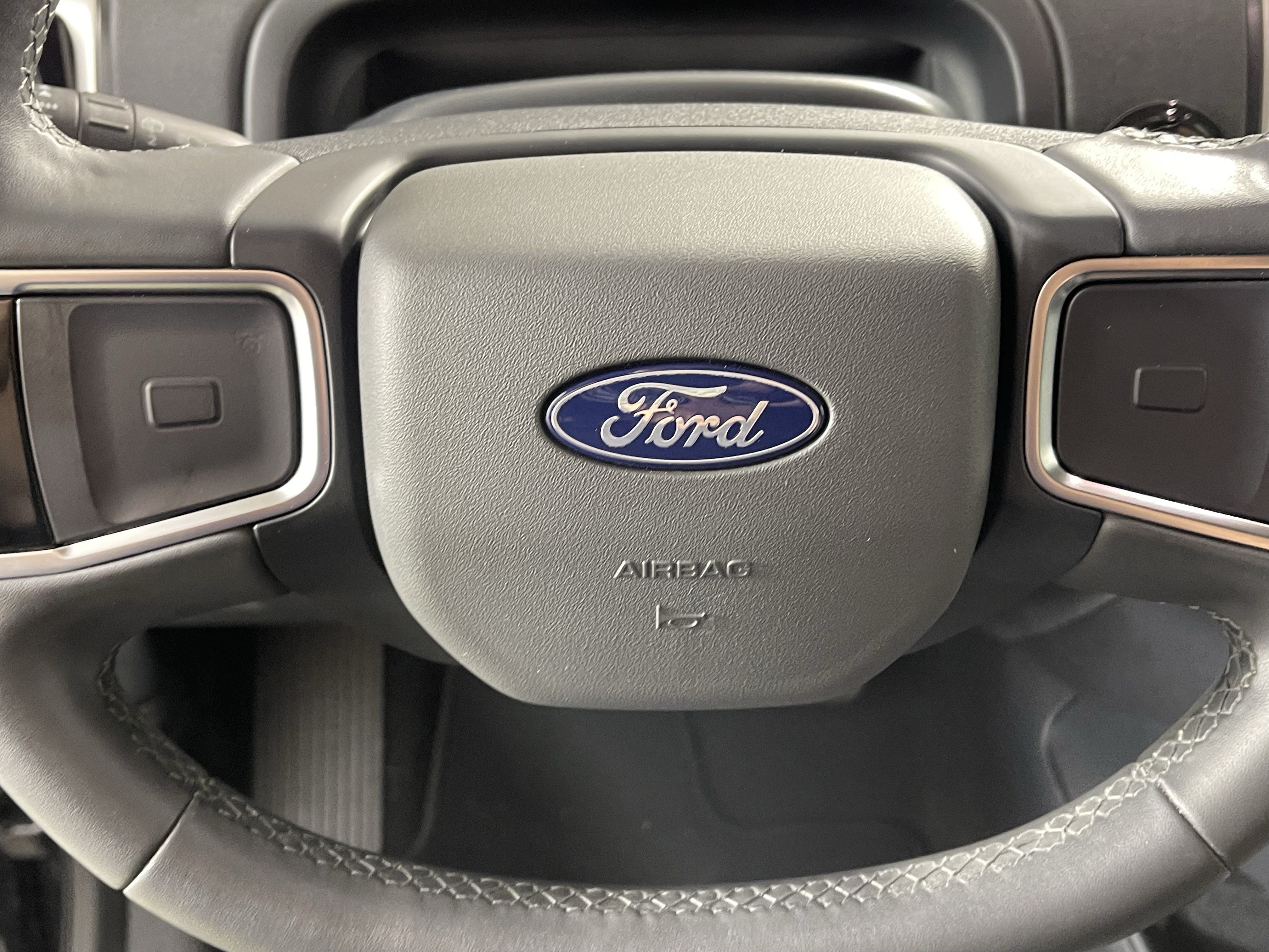 Certified 2025 Ford Expedition Active AWD/4WD image 19