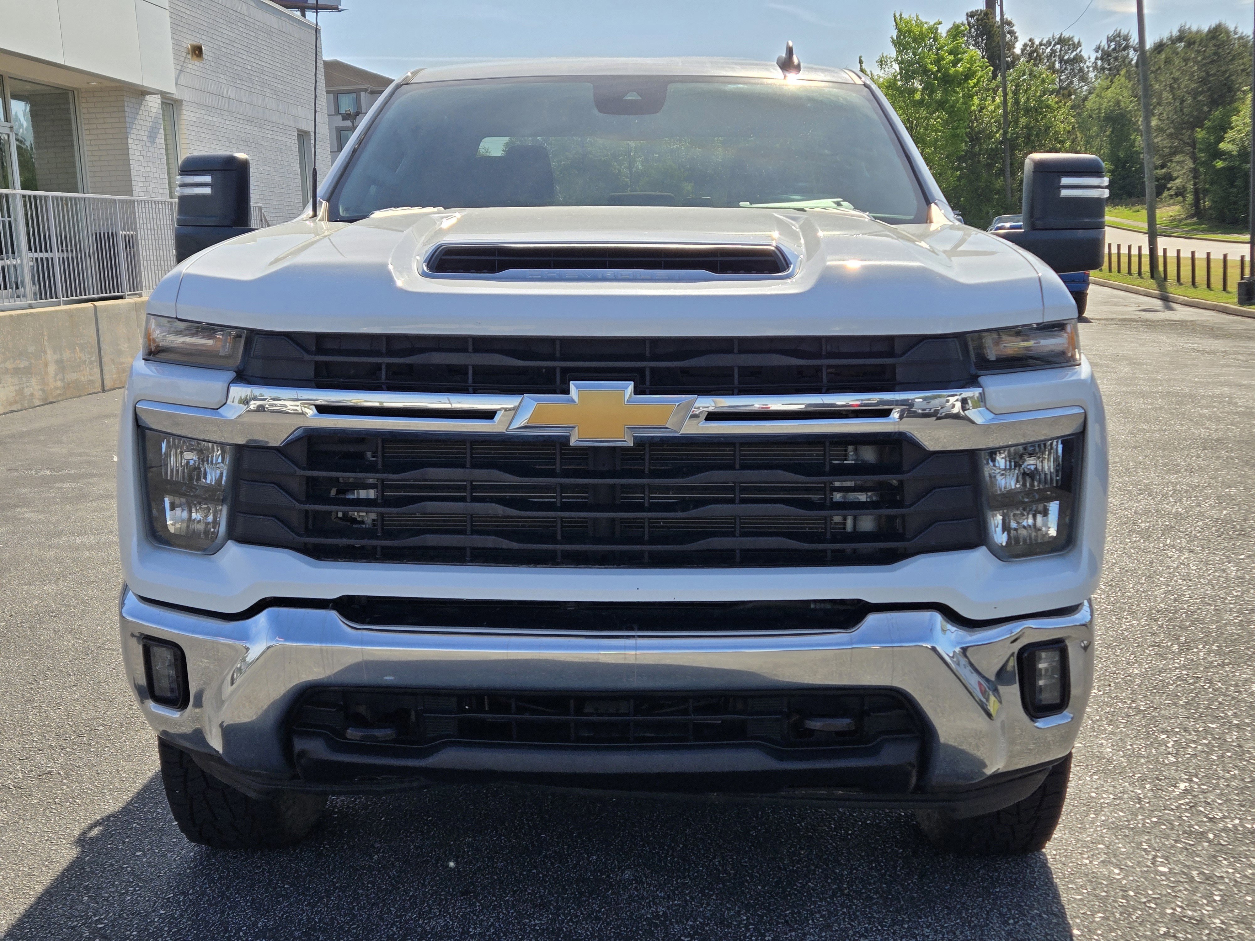 Used 2024 Chevrolet Silverado 2500 LT image 9
