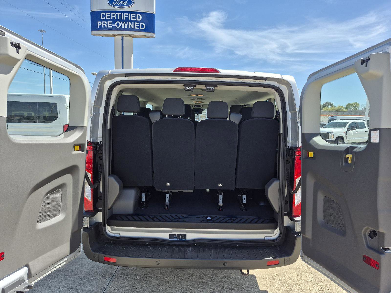 Certified 2020 Ford Transit 350 XLT RWD image 18