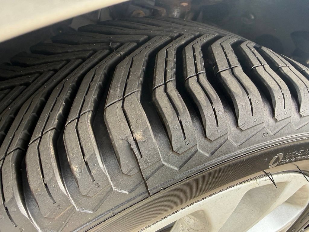 Certified 2019 Ford Fusion SE FWD image 11