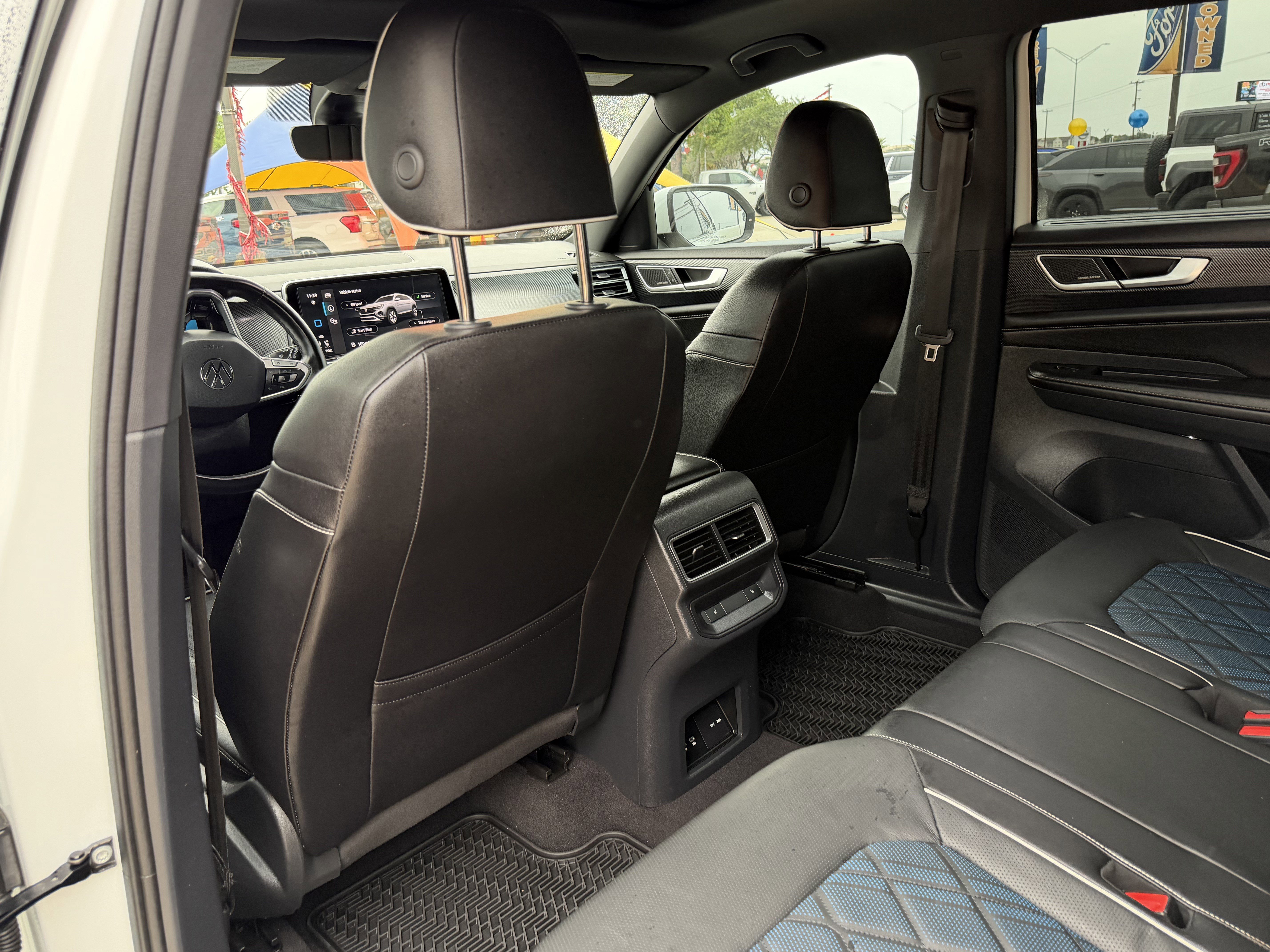 Used 2024 Volkswagen Atlas Cross Sport SEL Premium R-Line image 13