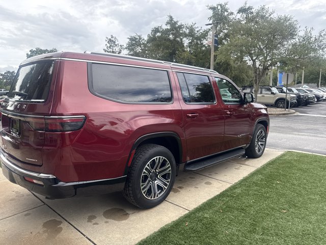 Used 2024 Jeep Wagoneer L Series II w/ Flexible Seating Group AWD/4WD image 3