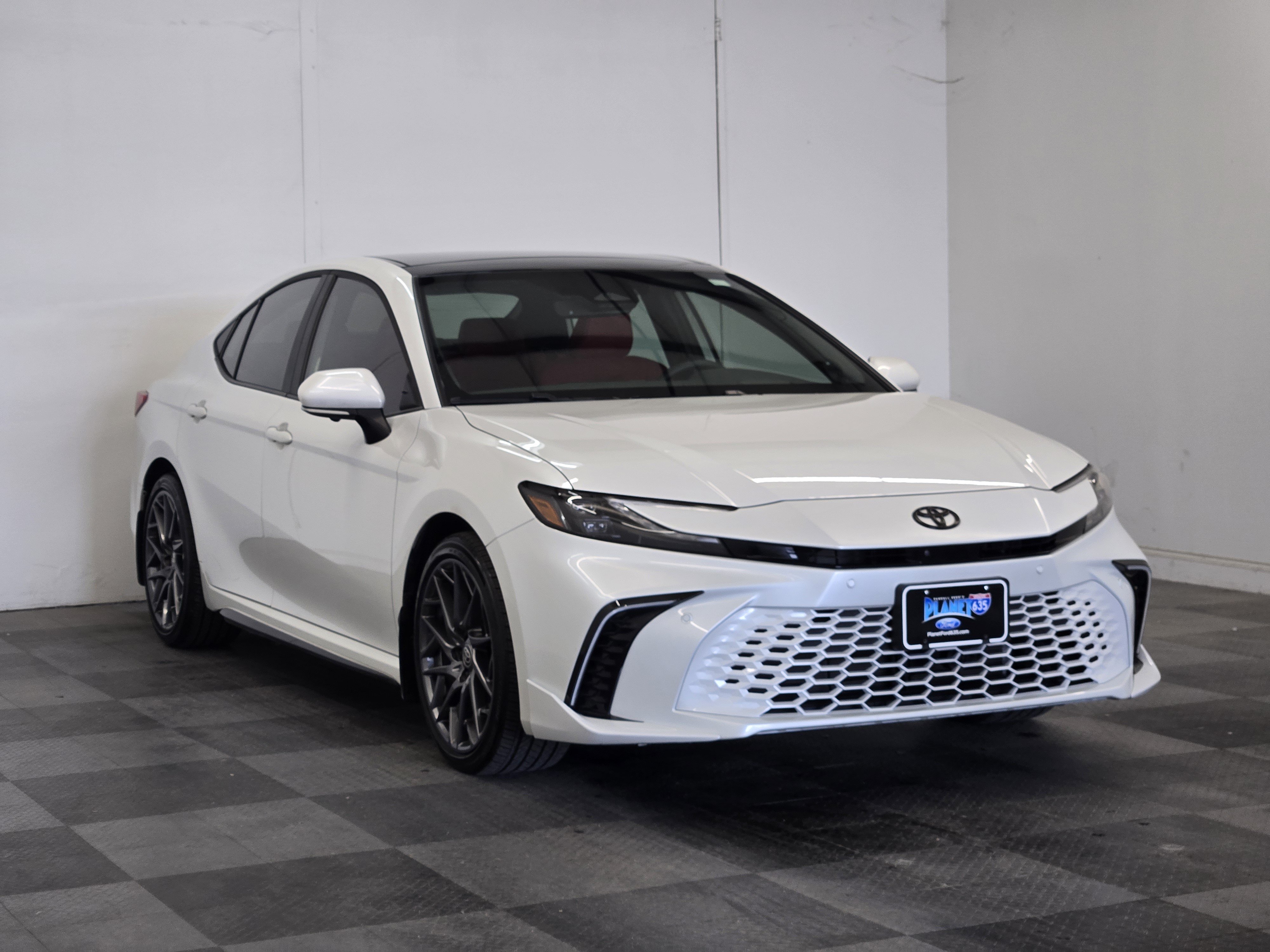 Used 2026 Toyota Camry XSE w/ Premium Plus Package FWD image 2