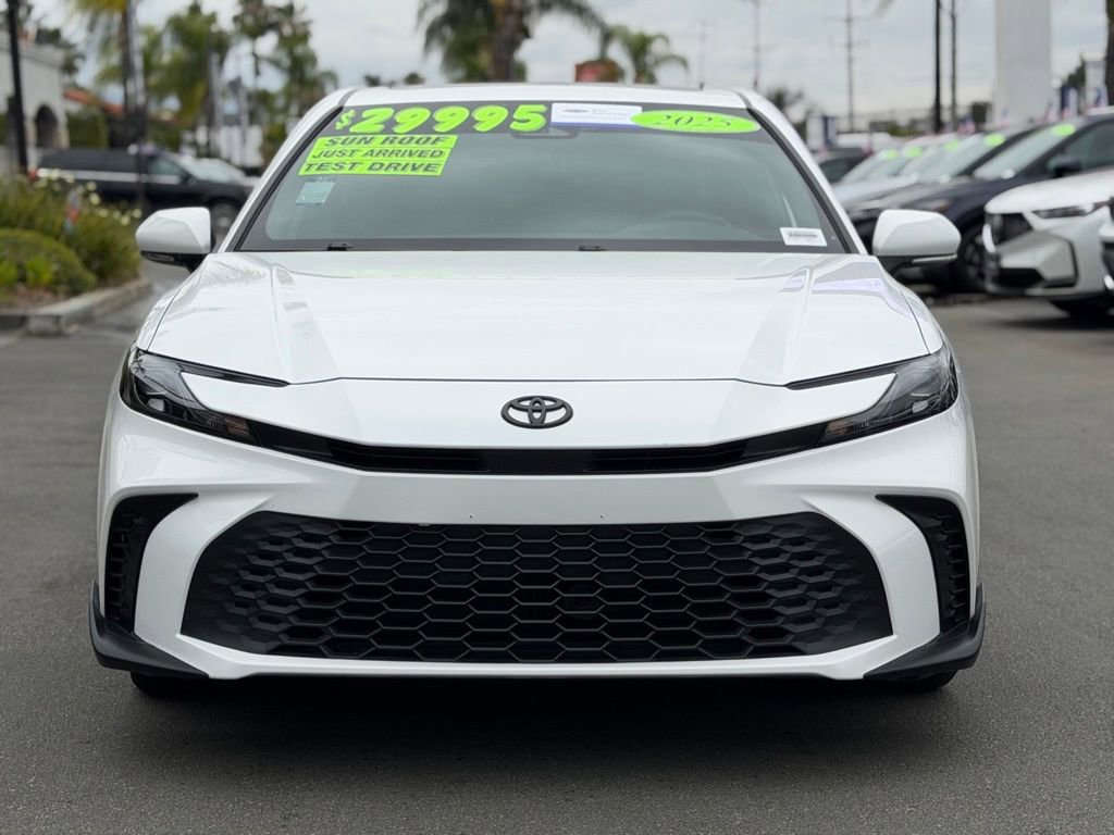 Used 2025 Toyota Camry SE w/ Convenience Package FWD image 5