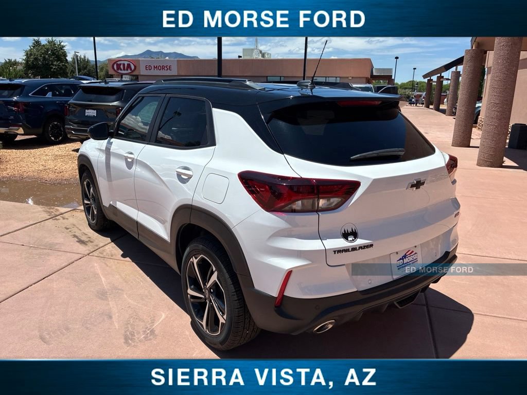 Used 2023 Chevrolet TrailBlazer RS w/ Sun and Liftgate Package FWD image 7