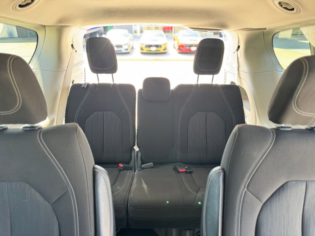 Used 2023 Chrysler Voyager LX FWD image 39