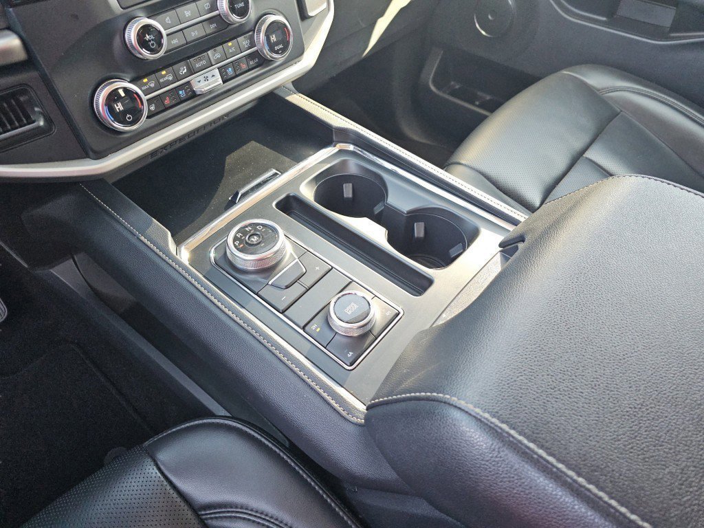 Certified 2023 Ford Expedition Max XLT image 32