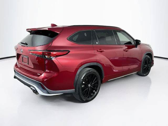 Used 2023 Toyota Highlander XSE FWD image 25