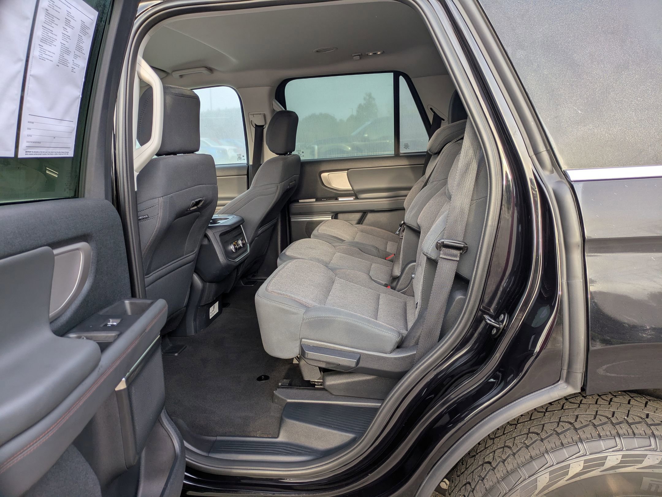 Certified 2025 Ford Expedition Active image 27