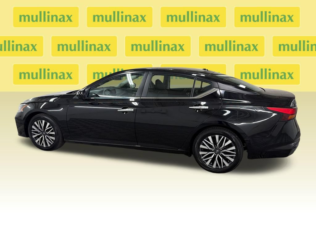 Used 2023 Nissan Altima 2.5 SV FWD image 10