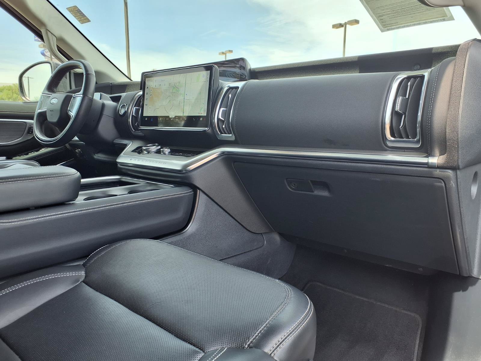 Certified 2025 Ford Expedition Active AWD/4WD image 10